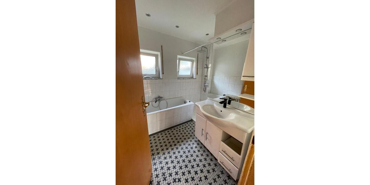 Erdgeschoßwohnung Dielkirchen - 3 Zimmer, 106 m&sup2;, 600&euro; | Angebot:25362434