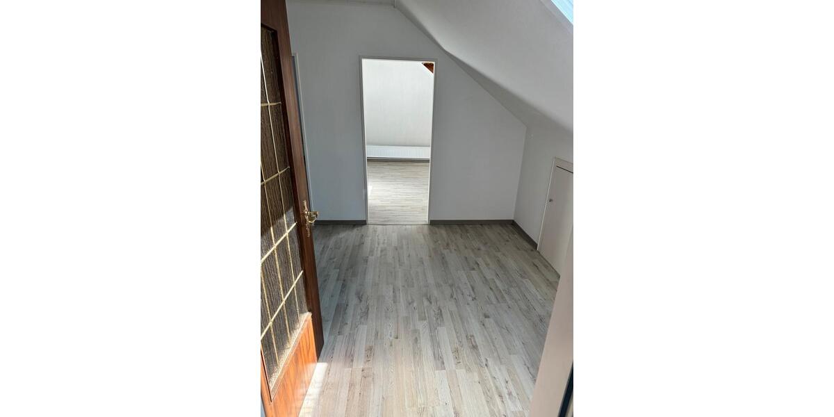 Etagenwohnung Preußisch Oldendorf - 10 Zimmer, 187 m&sup2;, 1.600&euro; | Angebot:26598027