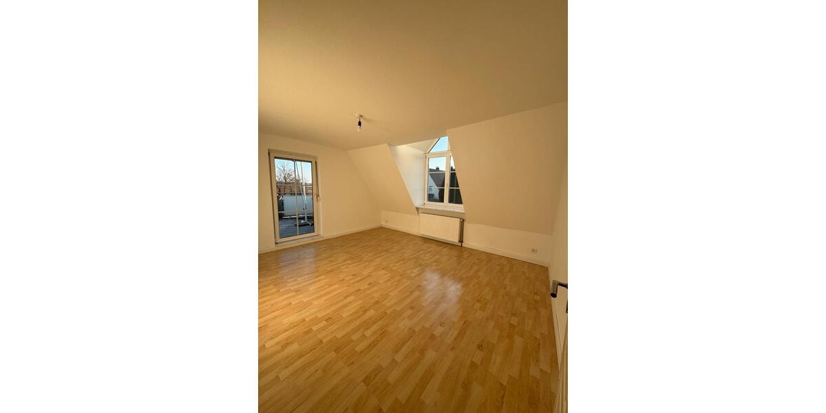 Dachgeschoßwohnung Maisach - 3 Zimmer, 98 m&sup2;, 2.100&euro; | Angebot:24962156