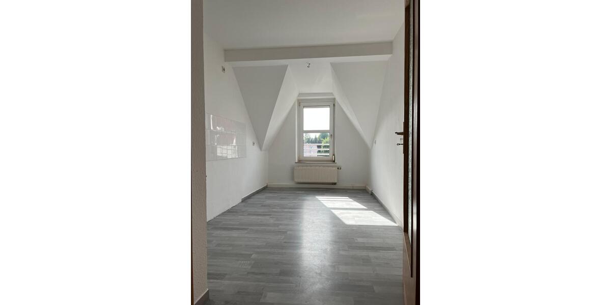 Dachgeschoßwohnung Zittau - 4 Zimmer, 94 m&sup2;, 420&euro; | Angebot:24454557