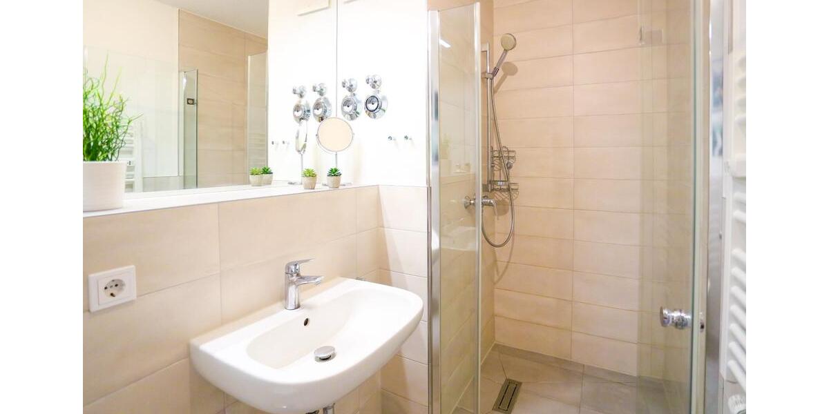 Modernes Business-Studio | Parkplatz | Hbf | All-in 1 zimmer