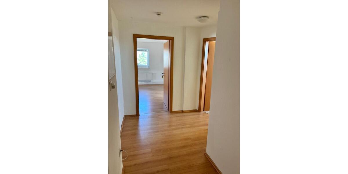Dachgeschoßwohnung Hof Altstadt - 4 Zimmer, 85 m&sup2;, 850&euro; | Angebot:26582307