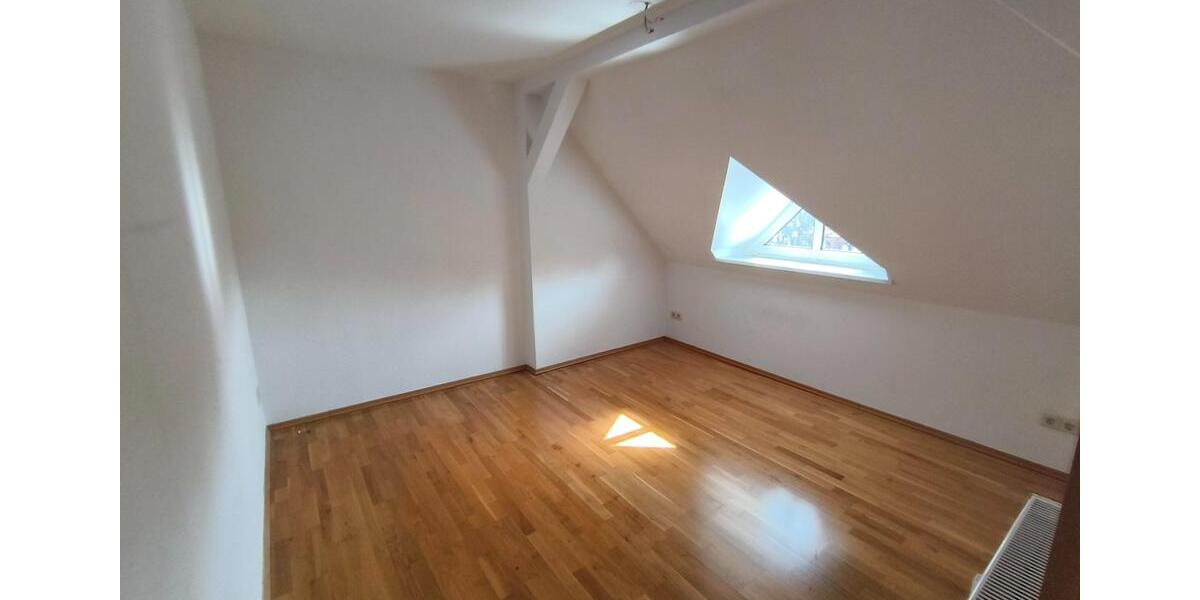 Dachgeschoßwohnung Grimma - 2 Zimmer, 60 m&sup2;, 475&euro; | Angebot:25935176