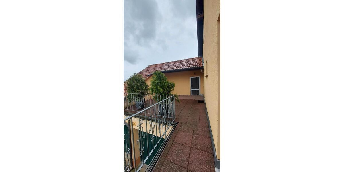 Etagenwohnung Vestenbergsgreuth - 4 Zimmer, 100 m&sup2;, 825&euro; | Angebot:26431471