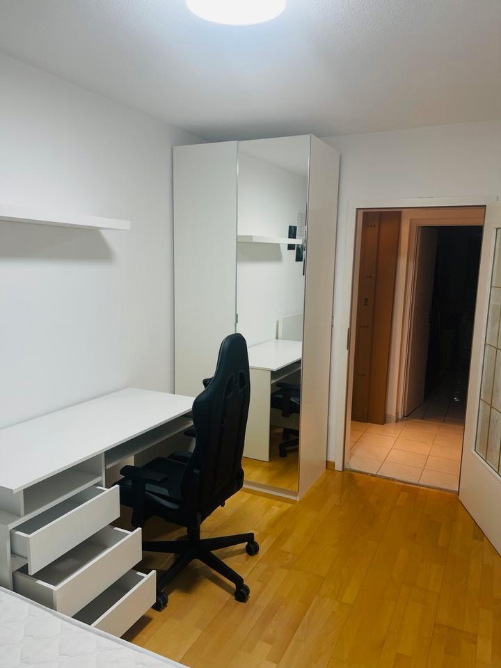 Schönes 13 qm Zimmer in 4er WG