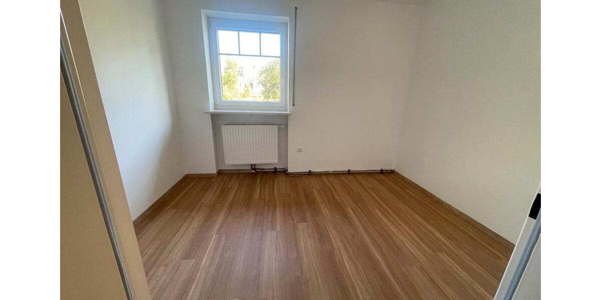 Etagenwohnung Friedberg - 4 Zimmer, 110 m&sup2;, 1.350&euro; | Angebot:26618007