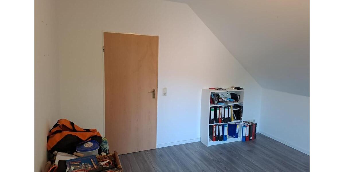 Dachgeschoßwohnung Herzogenrath - 3 Zimmer, 70 m&sup2;, 510&euro; | Angebot:26535326