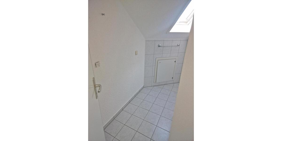 Dachgeschoßwohnung Wölfersheim - 1 Zimmer, 65 m&sup2;, 700&euro; | Angebot:25475951