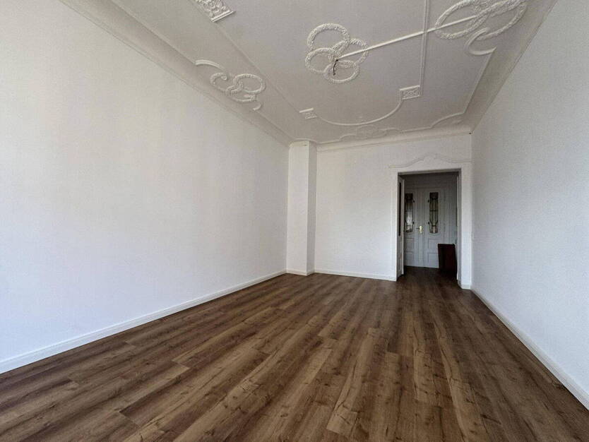 Noch verfügbar - Stilvolle 4-Zimmer-Altbauwohnung - Erstbezug nach hochwertiger Sanierung 4 zimmer