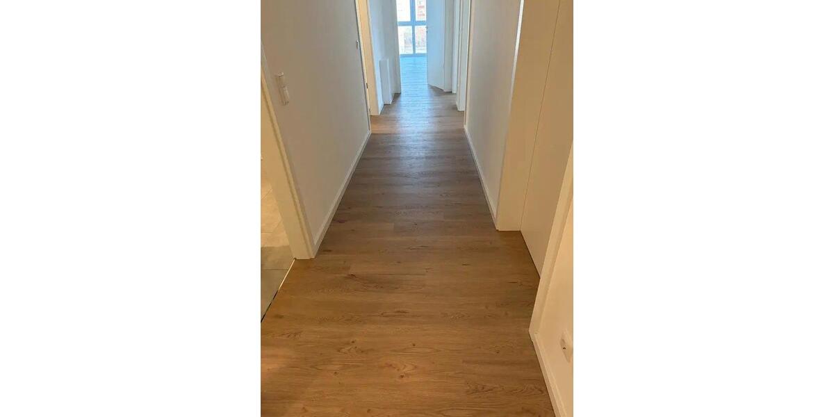 Etagenwohnung Rostock Groß-Klein - 4 Zimmer, 101 m&sup2;, 1.800&euro; | Angebot:26705592