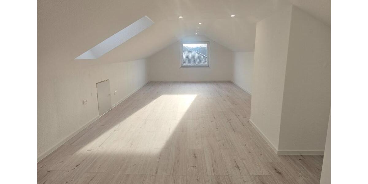 Dachgeschoßwohnung Ronnenberg - 3 Zimmer, 97 m&sup2;, 1.000&euro; | Angebot:25268065