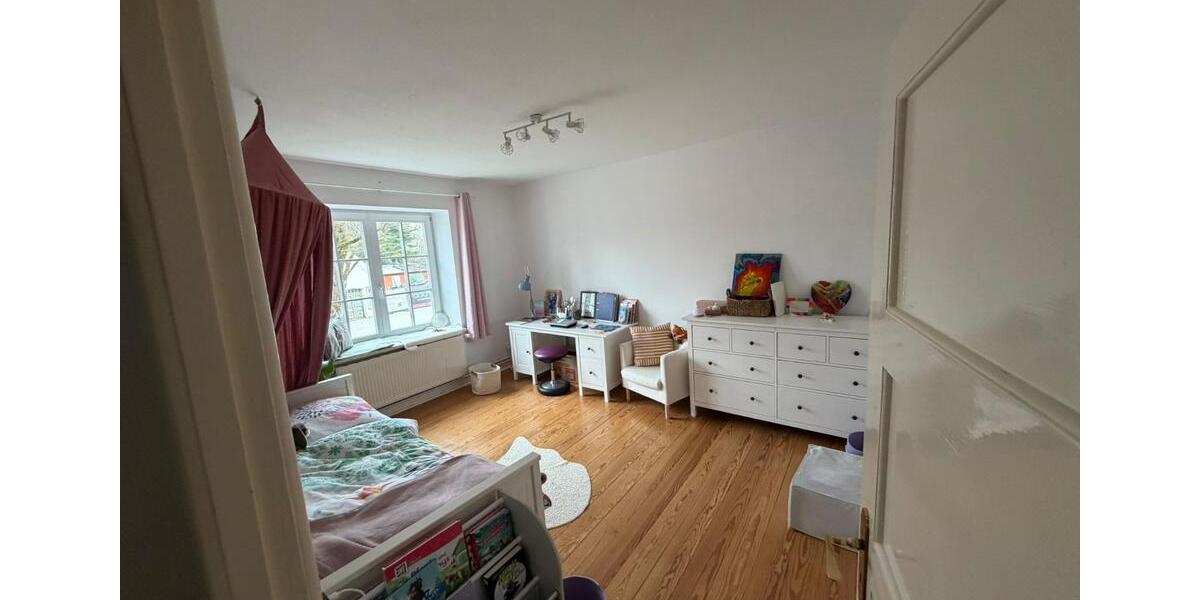 Reihenhaus Husum - 8 Zimmer, 160 m&sup2;, 1.450&euro; | Angebot:25988687