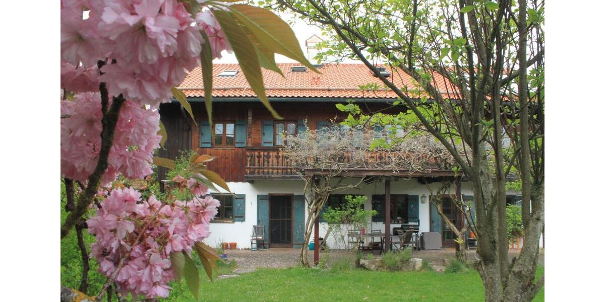 Zimmer mit eigenem Bad und geteiltem Balkon in Landhaus-6er-WG 8 zimmer