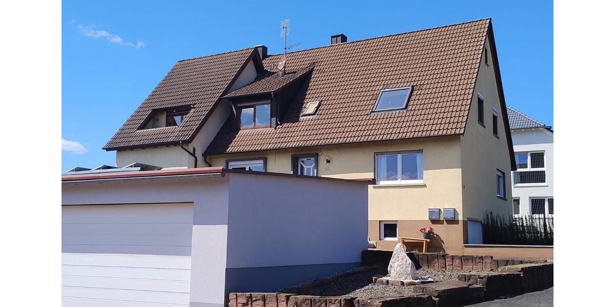 Dachgeschoßwohnung Neubrunn - 2 Zimmer, 85 m&sup2;, 750&euro; | Angebot:25948012