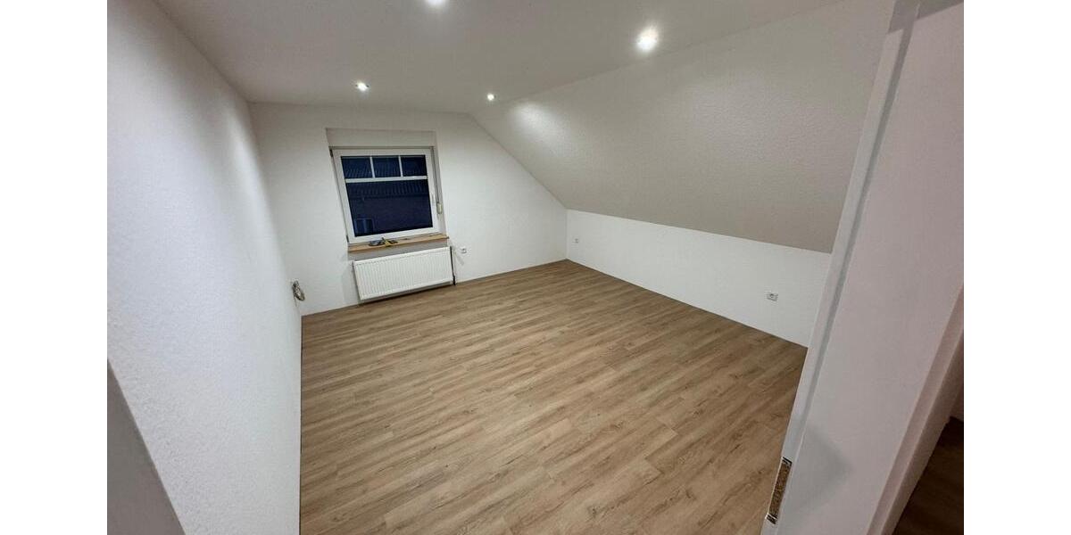 Dachgeschoßwohnung Saterland - 4 Zimmer, 94 m&sup2;, 750&euro; | Angebot:26512609