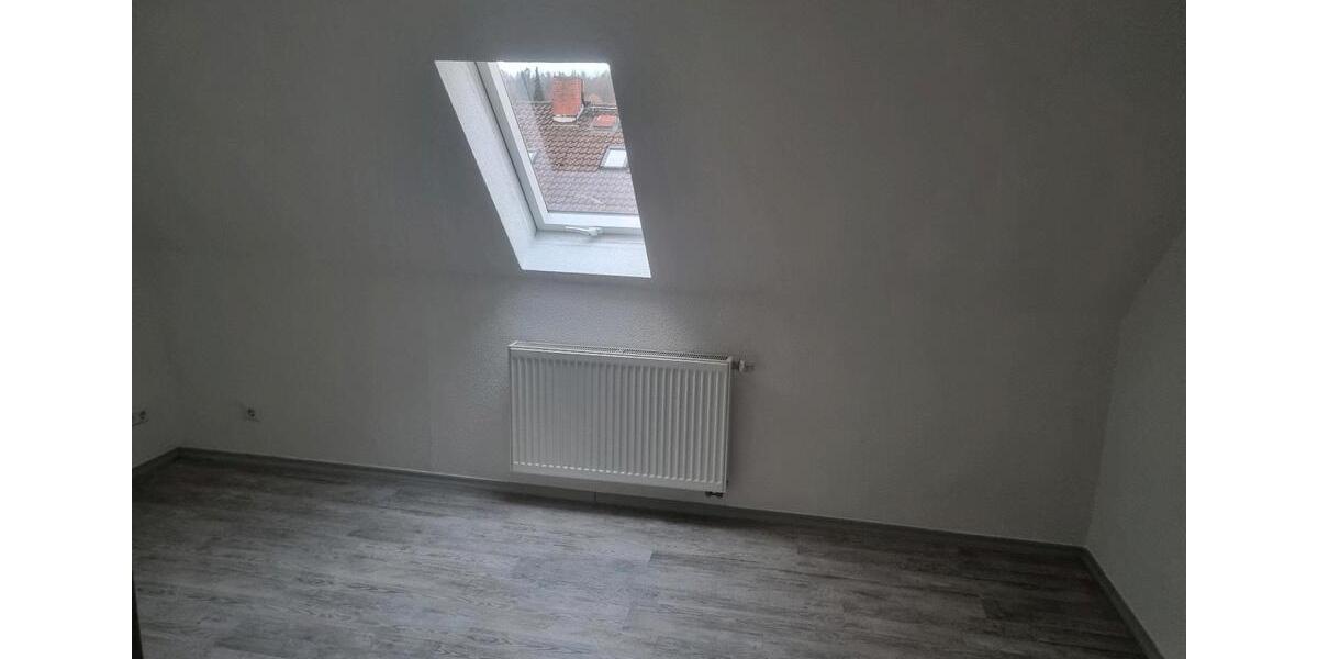 Dachgeschoßwohnung Tuttlingen - 3 Zimmer, 100 m&sup2;, 750&euro; | Angebot:25986892