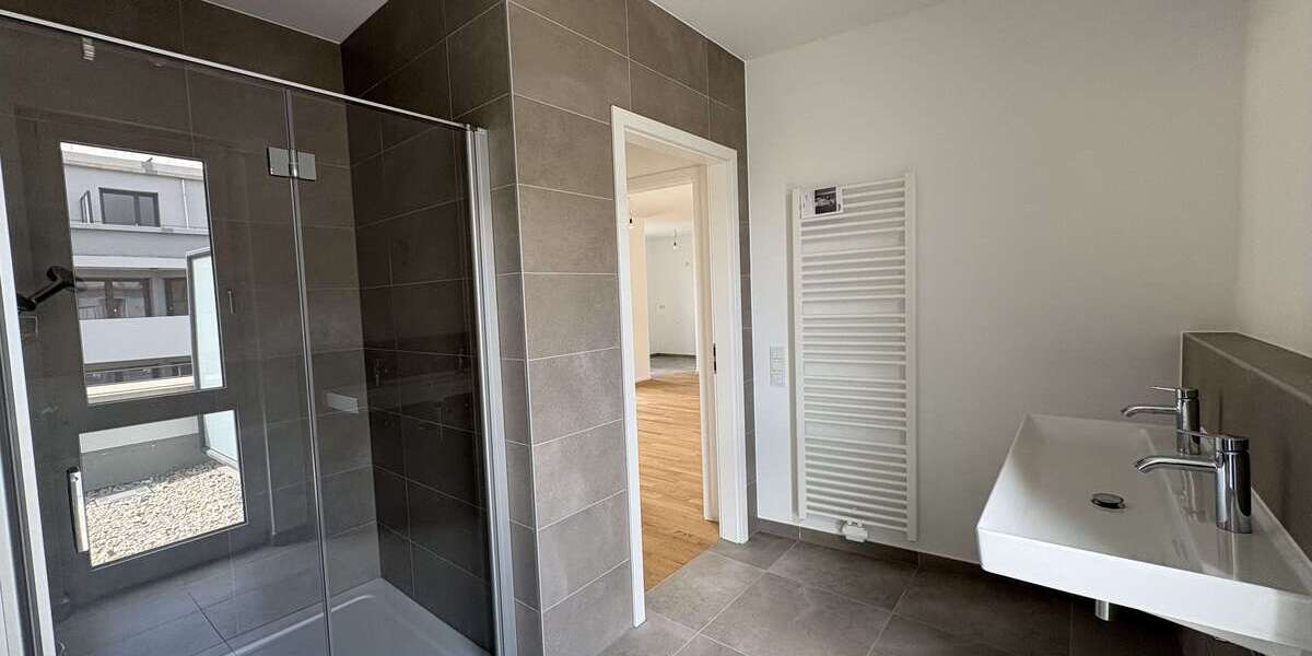 Etagenwohnung Augsburg Hochzoll - 2 Zimmer, 77 m&sup2;, 1.381&euro; | Angebot:26244868