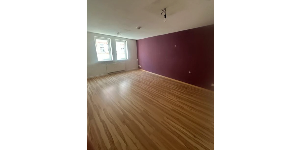 Geräumige 5-Zimmer-Wohnung mit Balkon - Etagenwohnung Gotha | Angebot:27400685