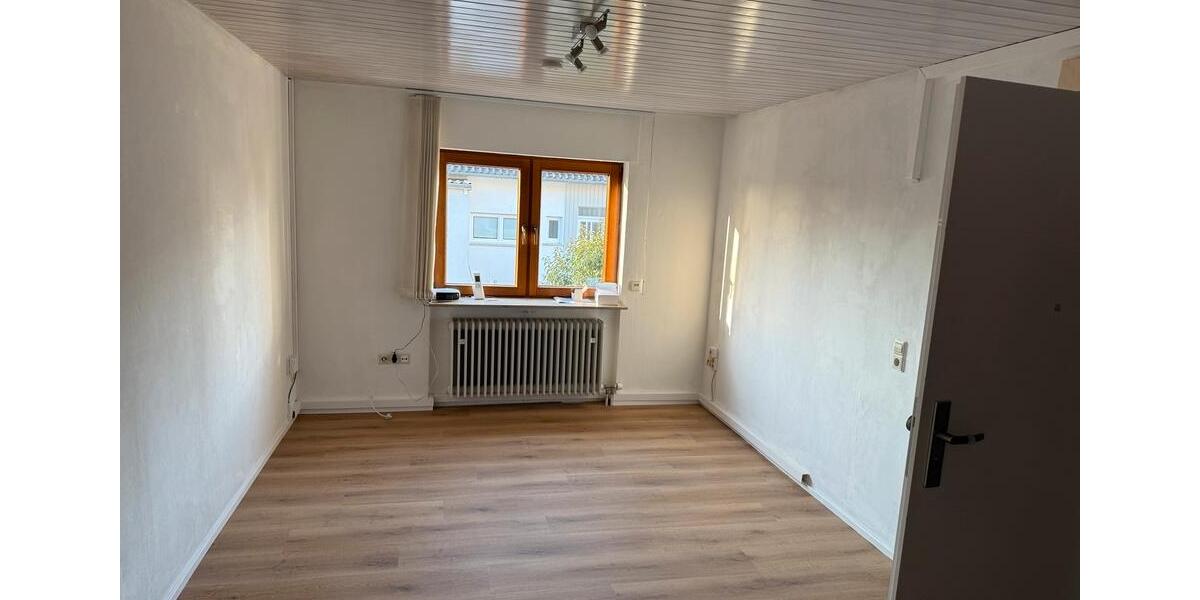 Erdgeschoßwohnung Oberderdingen - 1 Zimmer, 30 m&sup2;, 500&euro; | Angebot:25569292