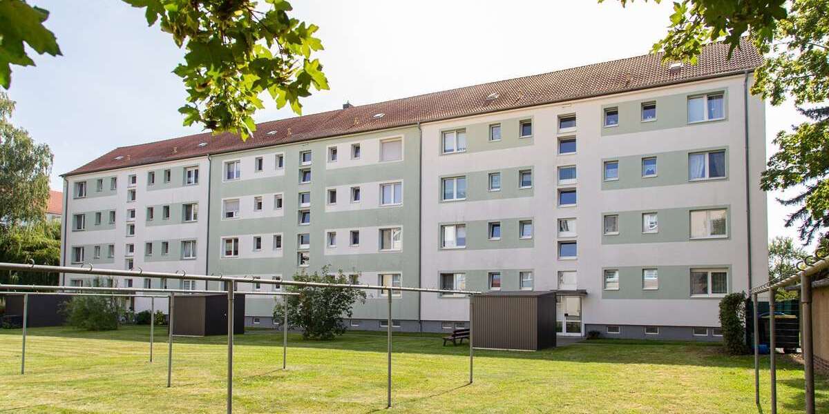 Etagenwohnung Groitzsch - 3 Zimmer, 70 m&sup2;, 440&euro; | Angebot:25832794