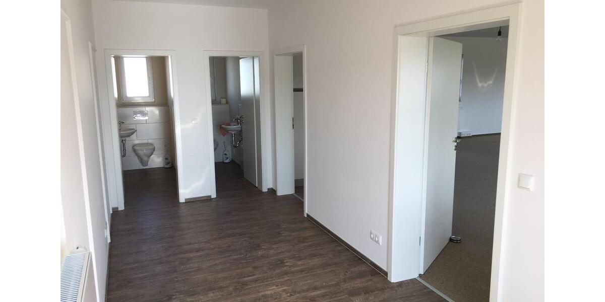 Büro 114 m² (1. OG) mit Stellplätzen und Lagerräumen zimmer