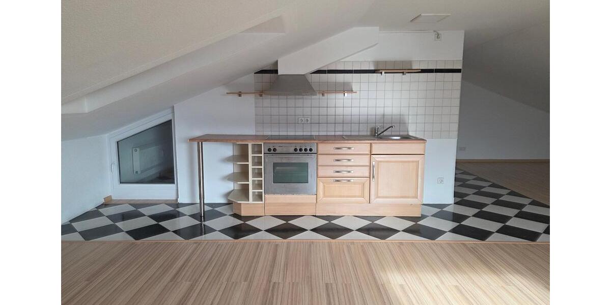 Dachgeschoßwohnung Singen (Hohentwiel) - 1 Zimmer, 65 m&sup2;, 700&euro; | Angebot:24849086