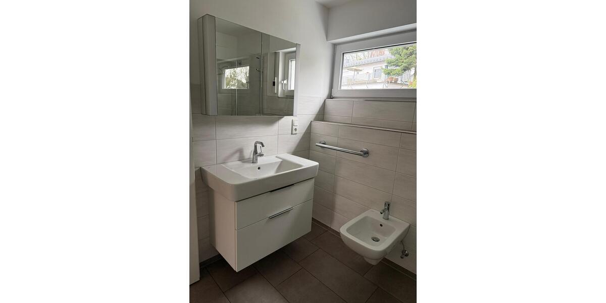 Erdgeschoßwohnung Gummersbach - 3 Zimmer, 95 m&sup2;, 995&euro; | Angebot:25164064