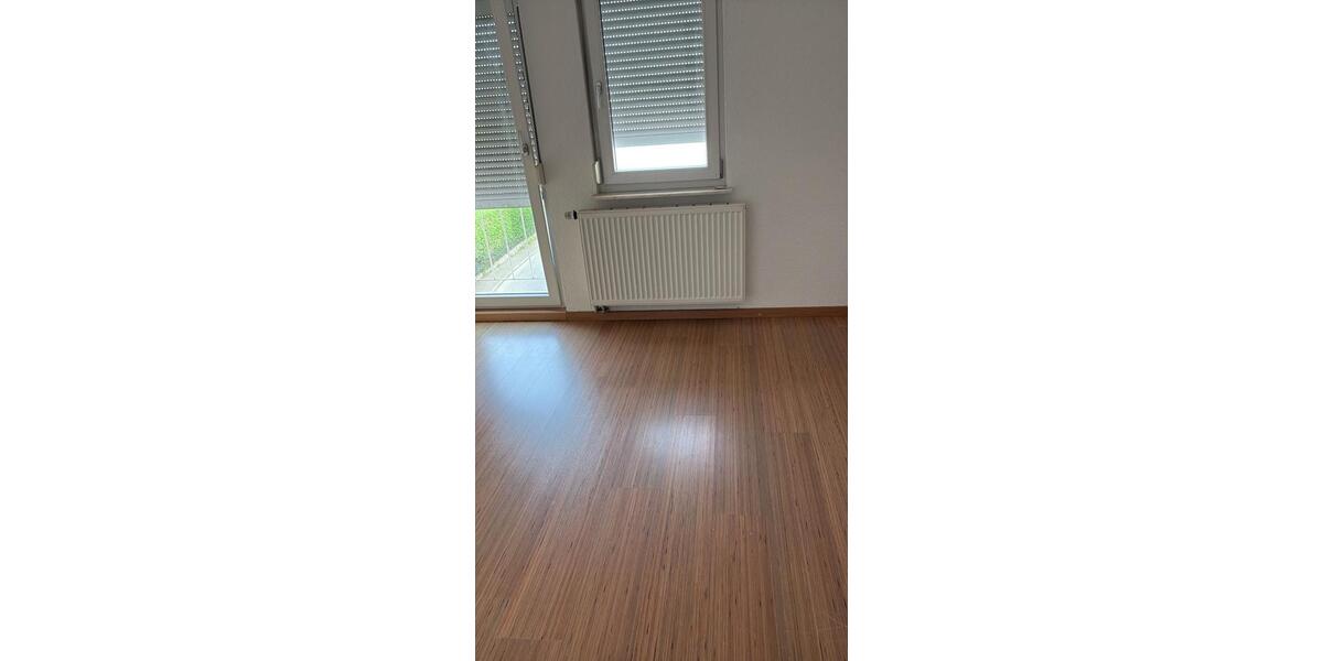 Dachgeschoßwohnung Trossingen - 4 Zimmer, 100 m&sup2;, 850&euro; | Angebot:26367585