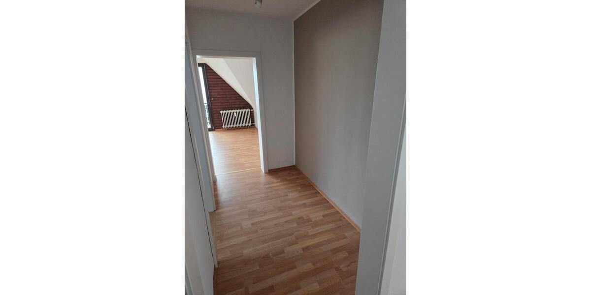 Dachgeschoßwohnung Mettlach - 3.5 Zimmer, 122 m&sup2;, 950&euro; | Angebot:24940943