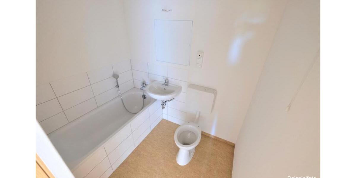 Etagenwohnung Saalfeld (Saale) - 2 Zimmer, 55 m&sup2;, 311&euro; | Angebot:24975354