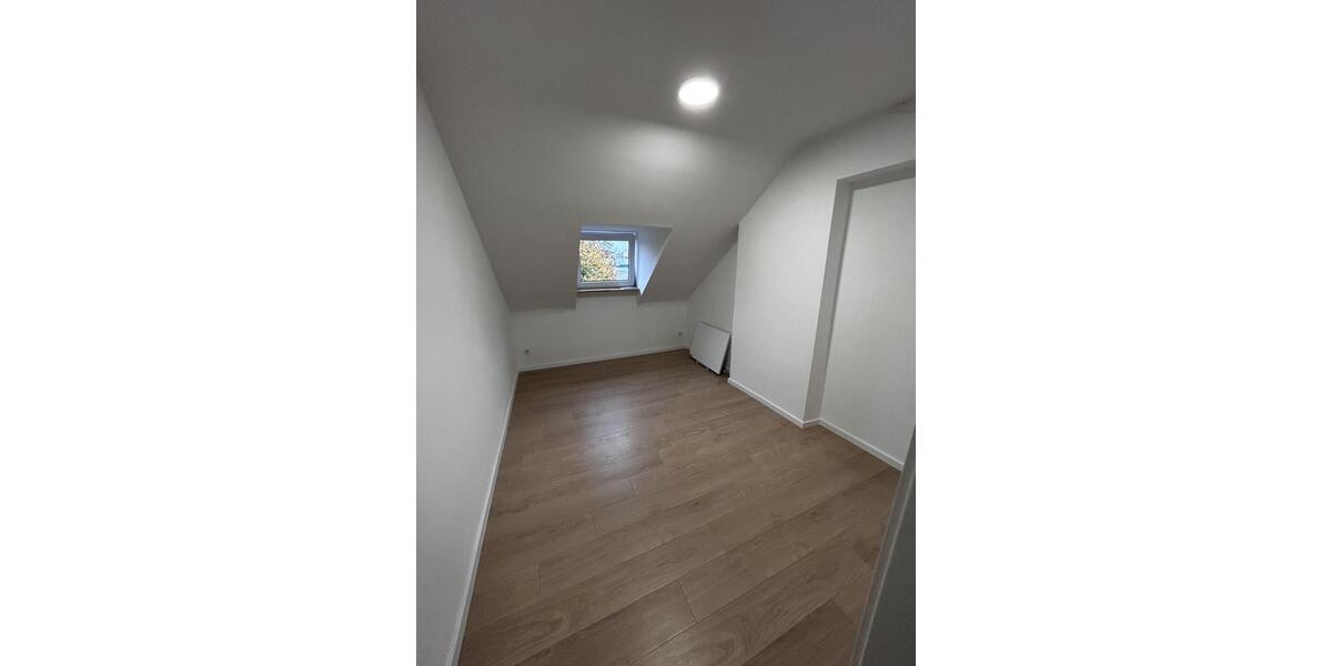 Dachgeschoßwohnung Mönchengladbach Süd - 2 Zimmer, 42 m&sup2;, 530&euro; | Angebot:26663106