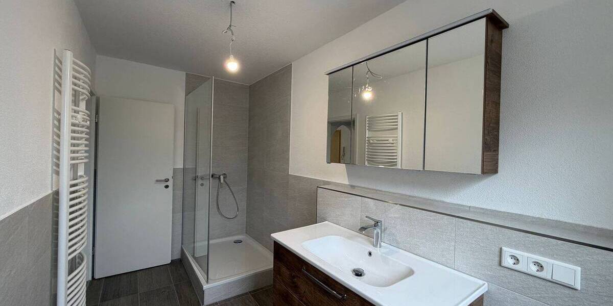 Etagenwohnung Großheubach - 3 Zimmer, 100 m&sup2;, 890&euro; | Angebot:26142148