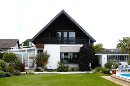 Bonn-Röttgen: Charaktervolles Haus mit Wintergarten, Einbauküche, Pool, Garage, wunderschönem Garten 4 zimmer