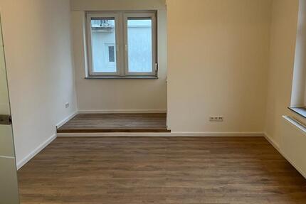 Erstbezug nach Renovierung, 2-Zimmerwohnung in schöner Nachbarsch 2 zimmer