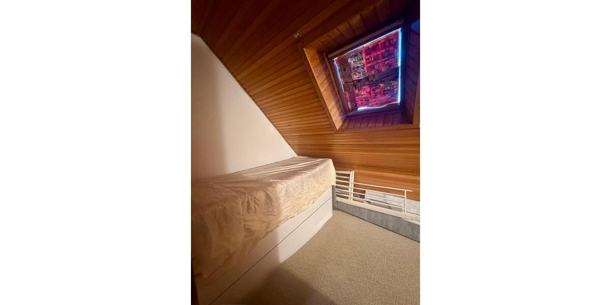 Dachgeschoßwohnung Herford Diebrock - 6 Zimmer, 165 m&sup2;, 890&euro; | Angebot:26007092