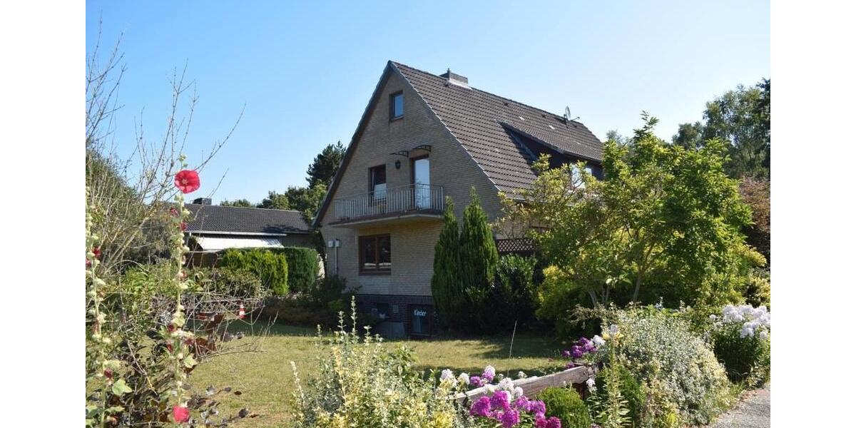 Einfamilienhaus Neu Wulmstorf - 9 Zimmer, 214 m&sup2;, 2.350&euro; | Angebot:26624370