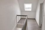 Dachgeschoßwohnung Duisburg Hochheide - 3 Zimmer, 80 m&sup2;, 716&euro; | Angebot:26579701