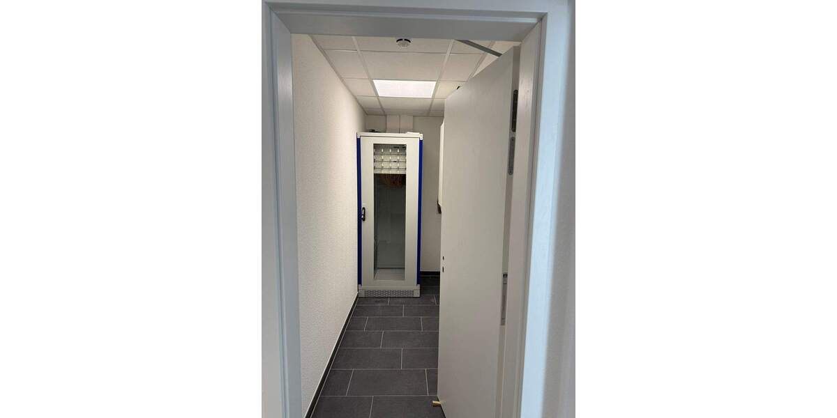 Gewerbeobjekt Lindhorst - 5 Zimmer, 207 m&sup2;, 2.200&euro; | Angebot:25681595