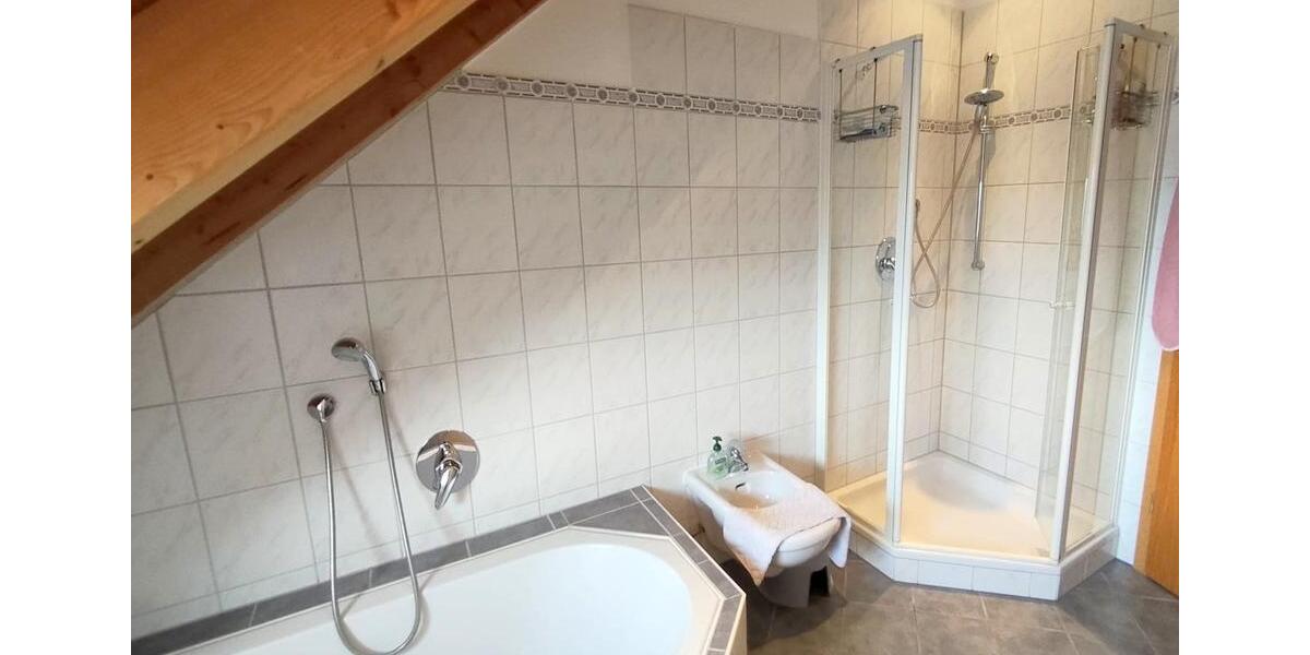 Maisonettenwohnung Rottendorf - 4 Zimmer, 120 m&sup2;, 1.250&euro; | Angebot:26228091