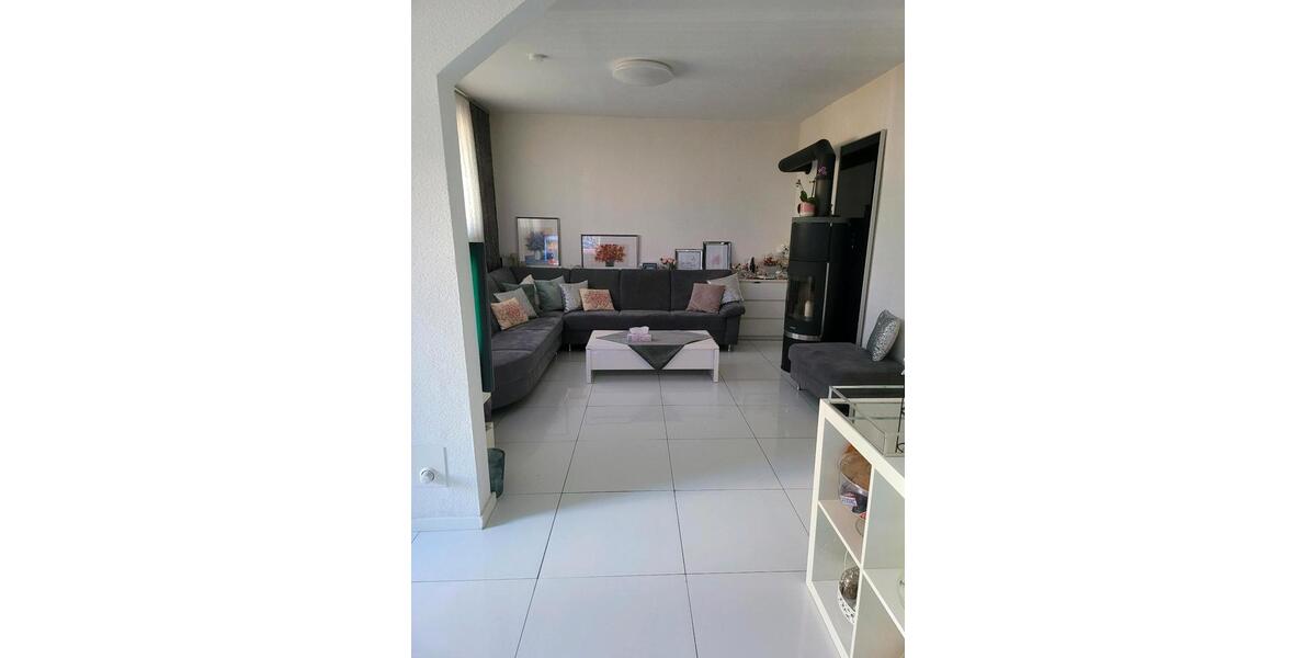 Doppelhaushälfte Lauf an der Pegnitz - 4 Zimmer, 120 m&sup2;, 2.200&euro; | Angebot:24820192