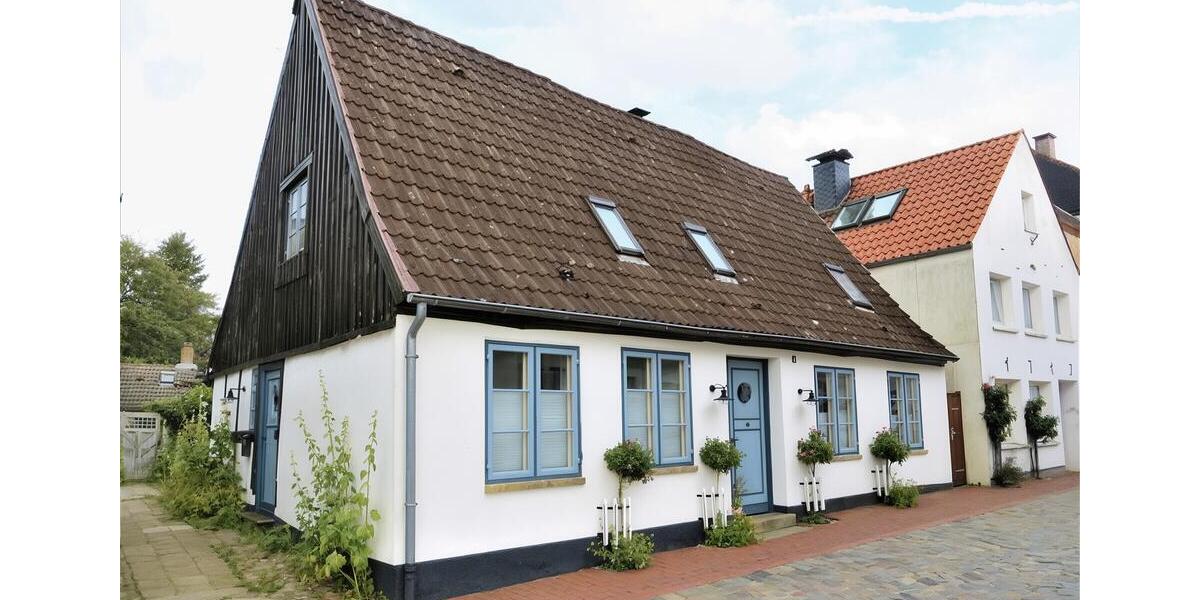 Gemütliche 2,5-Zi.-Maisonette-Whg. im historischen Holm! Ca. 72 qm Wfl. mit Gartenabteil & Schuppen! 2 zimmer