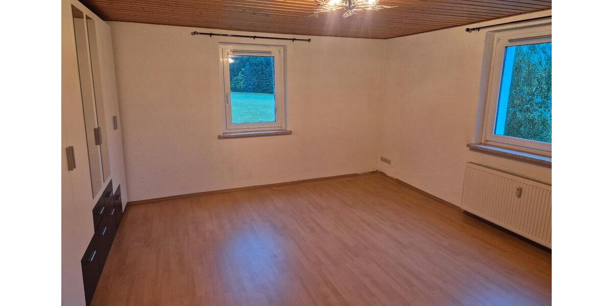 Etagenwohnung Helmbrechts - 2 Zimmer, 77 m&sup2;, 430&euro; | Angebot:26561803