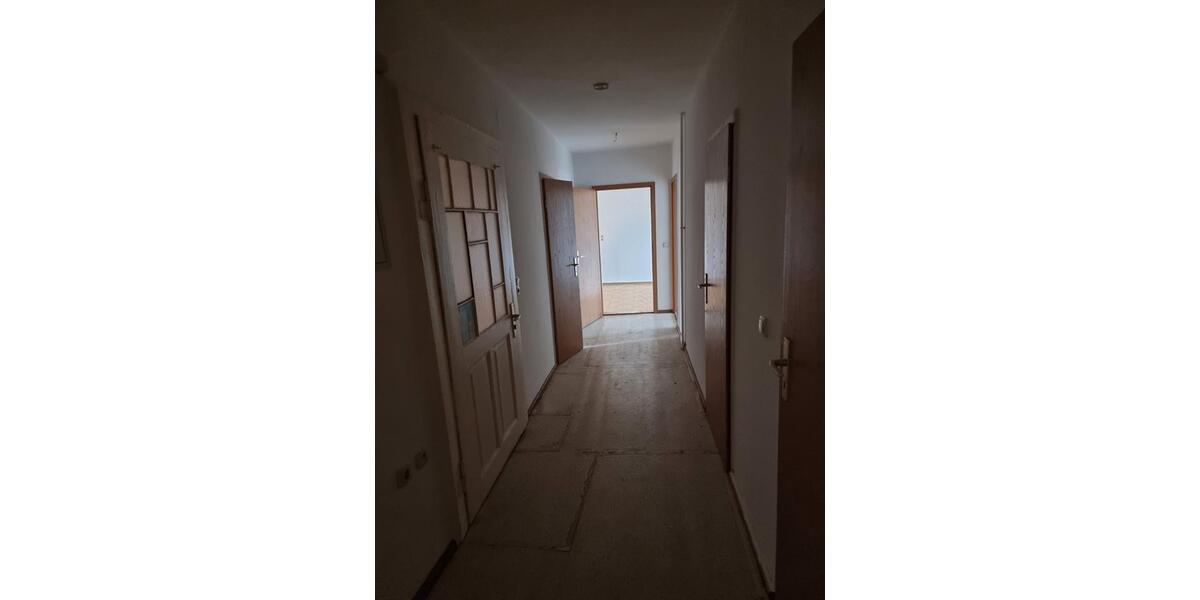 Etagenwohnung Saalfeld (Saale) - 4.5 Zimmer, 120 m&sup2;, 800&euro; | Angebot:26441600