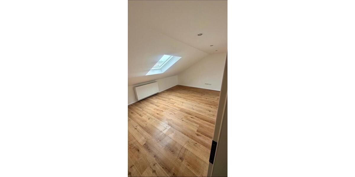 Dachgeschoßwohnung Bad Windsheim - 3 Zimmer, 40 m&sup2;, 530&euro; | Angebot:26485691
