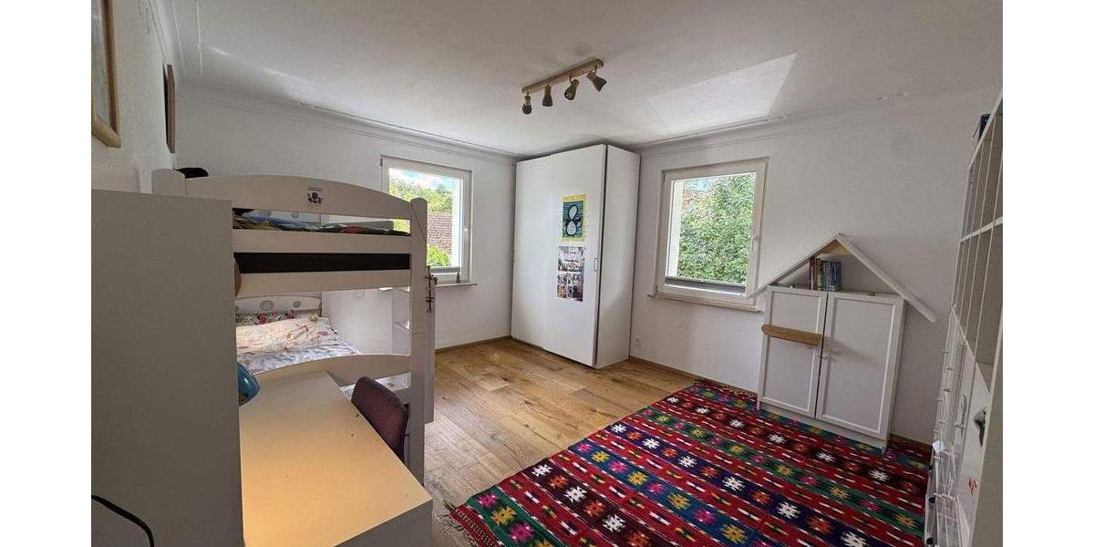 Exklusiv saniertes Einfamilienhaus mit Garten, Terrasse & Smart-Home 8 zimmer