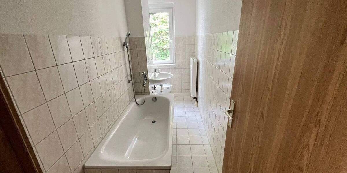 Etagenwohnung Zwickau Eckersbach - 4 Zimmer, 75 m&sup2;, 599&euro; | Angebot:26798533