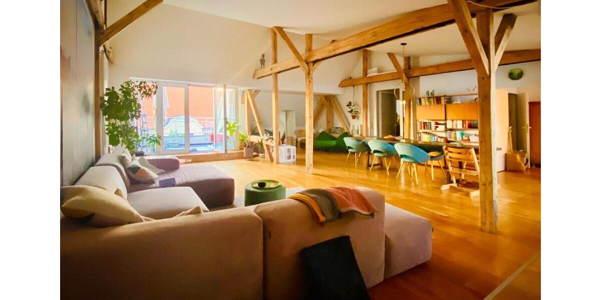 Dachgeschoßwohnung Berlin Steglitz-Zehlendorf - 4 Zimmer, 175 m&sup2;, 2.932&euro; | Angebot:26021211