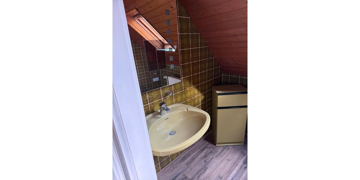 Dachgeschoßwohnung Höxter - 1 Zimmer, 35 m&sup2;, 250&euro; | Angebot:25942910