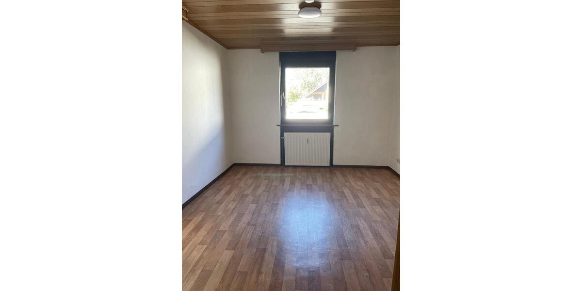 Helles WG Zimmer in Karlsruhe-Neureut in 5er Frauen-WG Nr. 3 1 zimmer