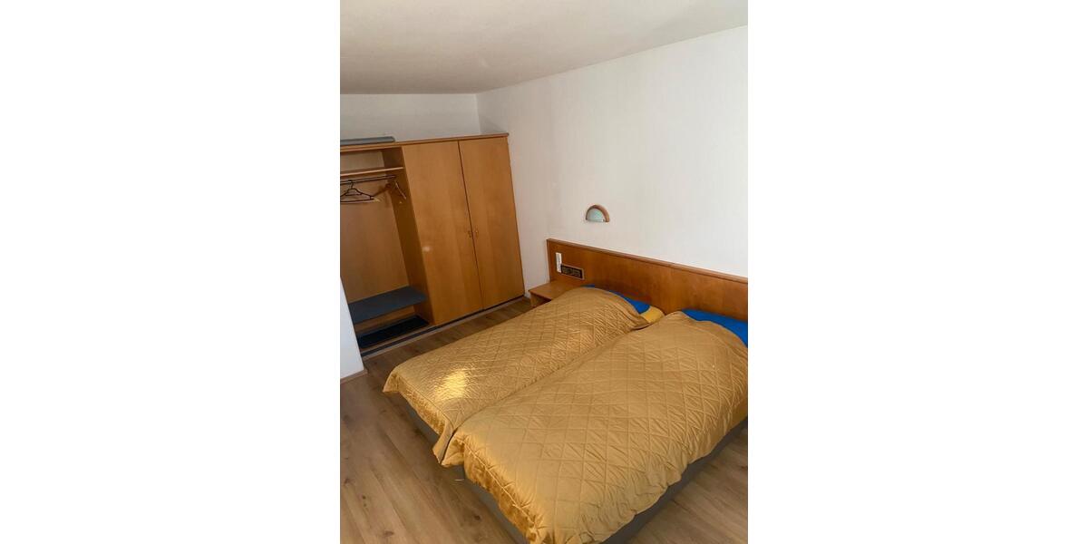 Wohnen auf Zeit Albertshofen - 9 Zimmer, 24 m&sup2;, 18&euro; | Angebot:26235321